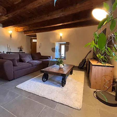 Le Medieval Dernier Etage Dans Le Centre Historique La Roche-sur-Foron